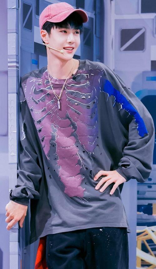 娱乐爆料华晨宇唱歌视频,惊艳瞬间引网友热议  第2张